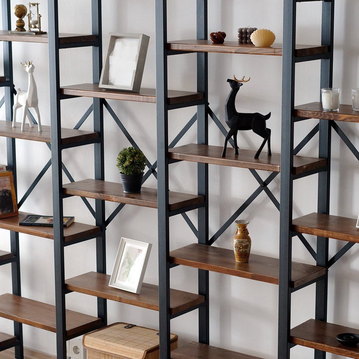 Mega Pukapuka boekenkast - Industrieel Zwart met massief hout
